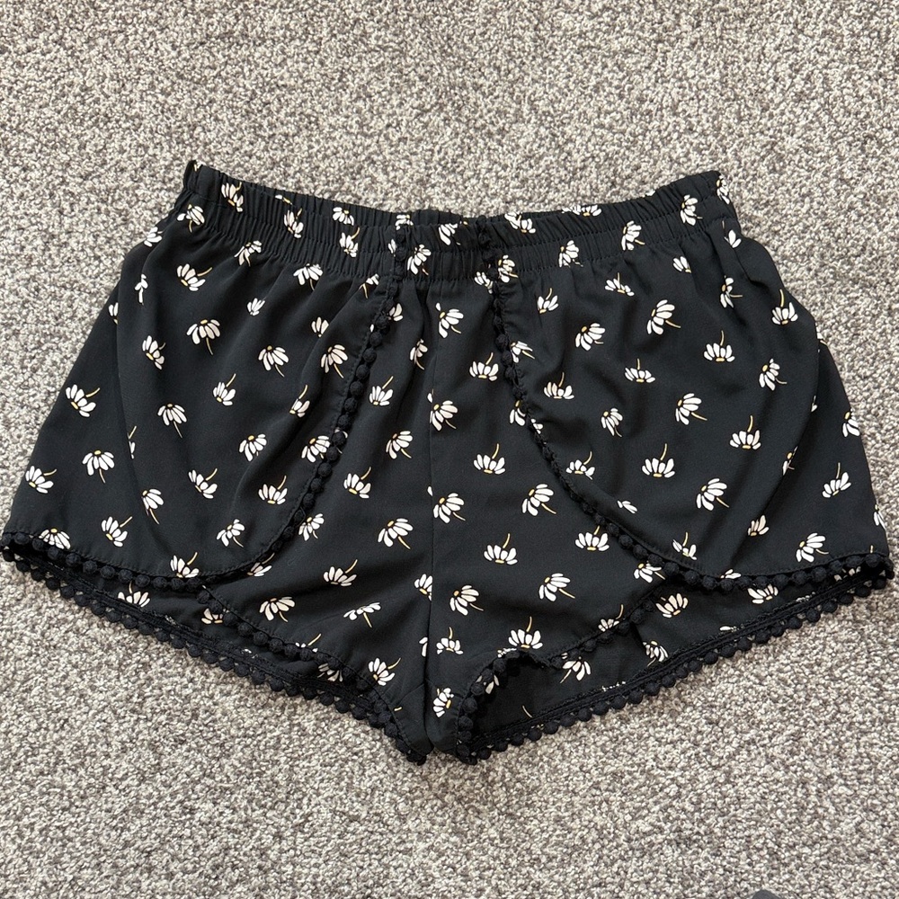 Soprano Black Floral Scalloped Trim Shorts
